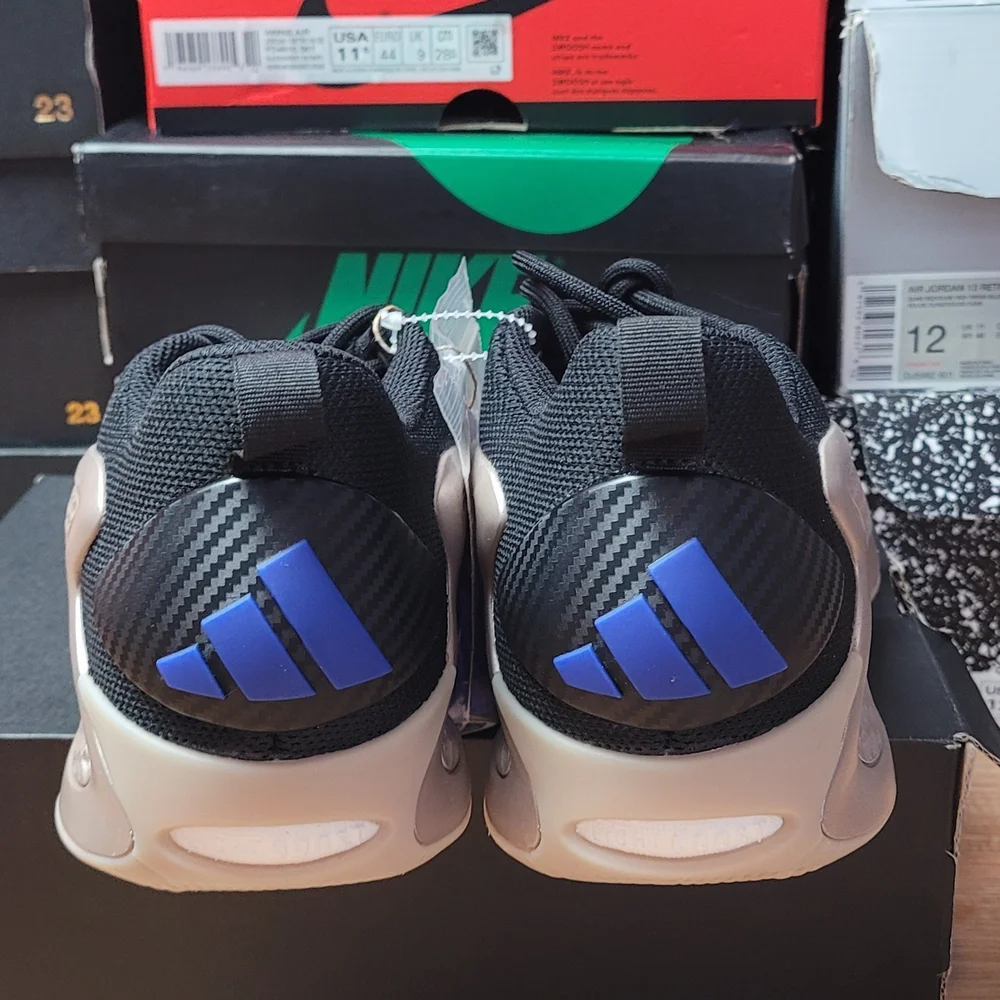 adidas Men's Black and Gold Sneakers